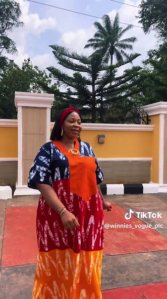 Don’t ask me what I was doing!🤷‍♀️ …even me sef I shock🤭 Videographer- @PRÏVÃTÉ kid sis. . . . #momlife #tiktokviral #trends #fypシ゚ #blowthisup