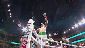 Usyk vs Witherspoon: Oleksandr Usyk stops Chazz Witherspoon to win heavyweight debut