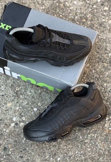 Air Max 95 Triple Black Review and Sizing Guide