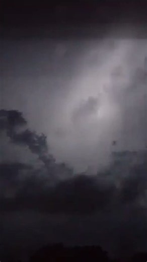 Massive Lightning Storm Turns Night Into Day