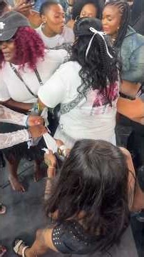 They Were Fighting for Chris Brown’s Shirt 😂 #rnbtour #breezy #teambreezy