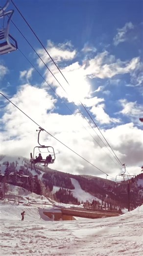 Deer Valley Resort on Instagram: "⏰ Mark your calendars, set your alarm clocks, and hit the slopes early. Chairlifts open at 8 a.m. from December 20 through January 4, giving you more time to enjoy the mountain this holiday season. Check the Mountain Report for daily updates with the link in our profile. 🚡🎿 #DeerValley is sold out of single-day lift tickets and Ikon Pass reservations December 20 through January 4. We limit the number of people on the mountain so you can make the most of your s