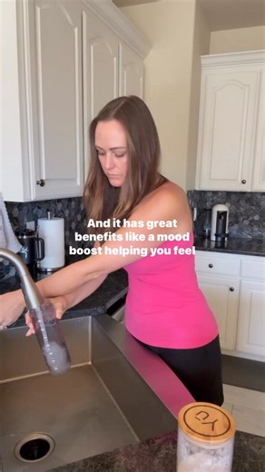 🛌 My morning habits make a major difference in my mental and physical wellbeing throughout the day. ☀️ I like to start strong with 2 things I LOVE and look forward to that make me feel my best. 🛍 Use code MELISSAR at https://beautifulyu.com/?ref=MELISSAR . 💪🏼 Yu Protect Probiotic KEY BENEFITS * Improves digestion * Improves nutrient absorption * Boosts Immunity * Improves heart health * Helps the body produce more antioxidants * Improves memory * Improves mental health. This may be because 9