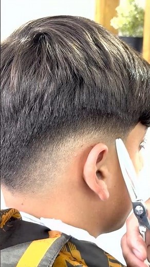 Barber Fade Haircut ✂️ Sharp Skin Fade in Seconds #shorts