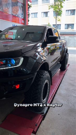 Ford Raptor Hankook MT2: Cặp bài trùng cho những chuyến đi. 🚘 Khám phá chi tiết bộ lốp MT2 285/70R17 vừa được lắp lên chiếc siêu bán tải Ford Raptor. - Khả năng thoát bùn, thoát đá cực đỉnh. - Êm ái bất ngờ ngay cả khi chạy phố. 🔥Một sự nâng cấp đáng giá cho những anh em yêu thích sự mạnh mẽ. #FordRaptor #HankookMT2 #LopXeTamNguyenPhat #OffroadVietnam #ThayLopOto | Hội Lốp MT & Đam Mê Offroad