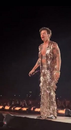 Harry Styles Dance Compilation: Treat People with Kindness