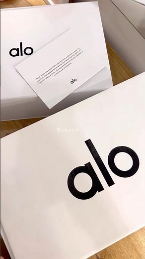 alo shopping haul | things I bought from alo #aloyoga #shoppinghaul