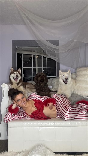 On The Twelfth Day Of Jademas, All I Want Is For Everyone To Have An Amazing Day❤️💚 Surround yourself with love and remember to be grateful for this life today!🙏🏼🫶🏼✨ DC: me:) | Jade Chynoweth