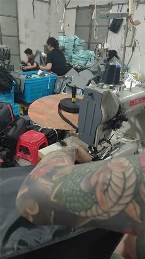 How Bag Zippers Are Sewn | Factory Process