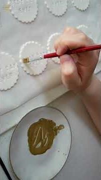 Decorate Iced Wedding Favour Biscuits With Us | Simple Wedding DIY
