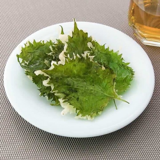 ちょっとしたコツでサクサク食感！ 大葉の天ぷらのレシピ動画・作り方 | デリッシュキッチン