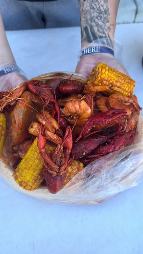 Delicious Cajun Seafood at The Kickin’ Crab