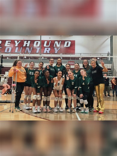 Love my girls 💚🖤🏐 ELEVATE 15 BLACK #evc15black #clubvolleyball #15uv #scappers