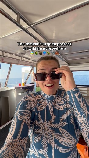 Conservation Queen on Instagram: "Girls, you don’t need to choose, you can do everything ✨🧡 Yesterday was the international day to celebrate women and their rights. For this occasion, I want to show other girls that if your dream is living in the jungle to save monkeys, you can do it. If it’s being a scientists in Antarctica, you can do it. To be a marine biologist, you can do it. There might not be many visible representations in the field, especially for women of color, but there are so many 