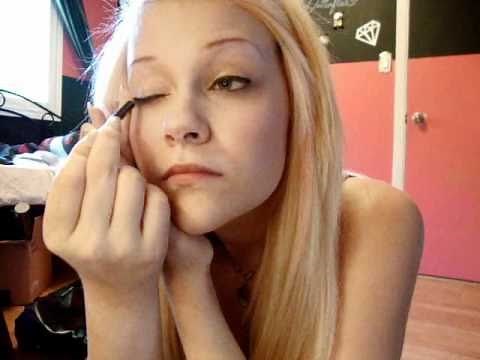 How to do 'Scene' Makeup