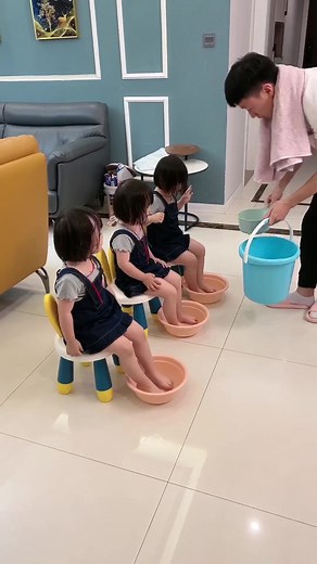 Chinese Triplets: Funny Family Videos Compilation