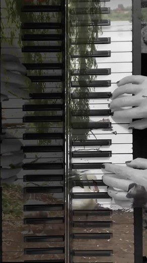White Christmas piano