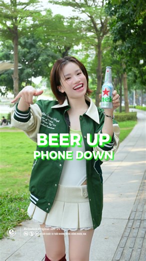Dance Challenge Beer Up Phone Down chắc chắn không làm khó được Ngọc, mọi người hãy cùng tham gia trên fanpage của Heineken để có ngay cơ hội săn vé Starzone tại Heineken countdown 2026 nhaaaa. 🤩 Có ai đi với Ngọc hong taaa 👉👈 #Heineken #MoKetNoiThat #TetBatHeineken #BeerUpPhoneDown #HeinekenCountDown2026
