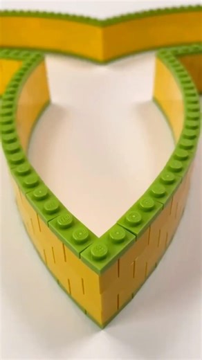 You’ve never seen this shape in LEGO #brickbending