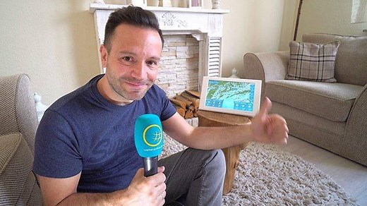 8.9K views · 50 reactions | +++ WetterReporter testet neue Wetterstation +++ Das Wetter auf einen Blick und ohne Klick: wetteronline home ist die völlig neuartige und leicht bedienbare Wetterstation für zu Hause. Auch unser WetterReporter Marco Kaschuba lässt sich beim Unboxing davon überzeugen und zeigt weitere brauchbare Features. Weitere Informationen: www.wetteronline.de/home/wlan-wetterstation | WetterOnline | Facebook