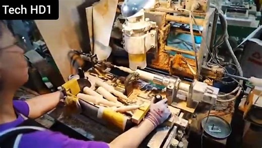 Hair comb making process in factory - video Dailymotion