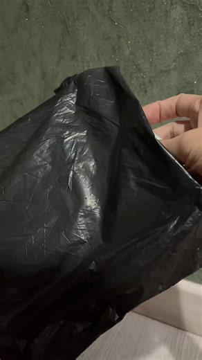 Tisu basah sarung tangan anti ribet untuk anabul. #tisu #tissue #anjing #petlover #pet