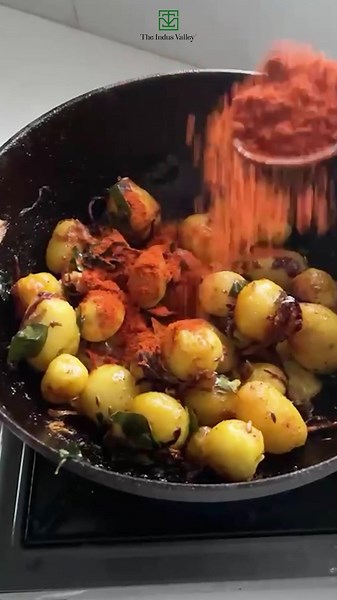 🧑‍🍳Cook wisely. 🍽️Eat until satisfied. 👥Share extra food. 🚯Prevent food wastage. 🌏WORLD FOOD DAY 🍲 #WorldFoodDay #theindusvalley #WorldFoodDay2022 #FoodDay #food #dontwastefood #healthyhabits #healthytips #cookingtips #cooking #indusvalley #missionhealthykitchen | The Indus Valley