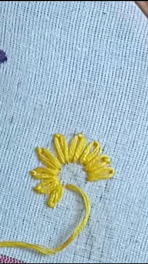 Super easy flowers pattern| most iconic flowers embroidery design| lazy daisy stitch