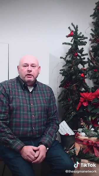 Wishing all of the SYGMA team members and their families Happy Holidays! Here's to an amazing New Year ahead 🥂🎆#trucking #happyholidays