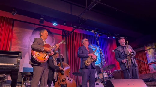 Greg Fishman and Harry Allen play "Move" at Jazz Showcase in November 2025 with Andy Brown on guitar, Joe Policastro on bass, and Bob Rummage on drums. Always so fun and inspiring to play with Harry and with such a fantastic rhythm section! gregfishmanjazzstudios.com | Greg Fishman