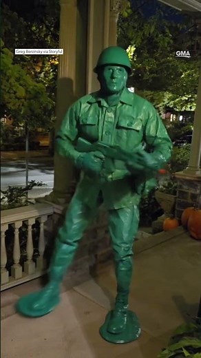 You won't believe this man's handmade toy soldier Halloween costume