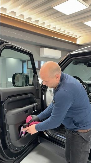 How to quickly clean the interior of your car #exclusiveautodetailingmilano #detailing