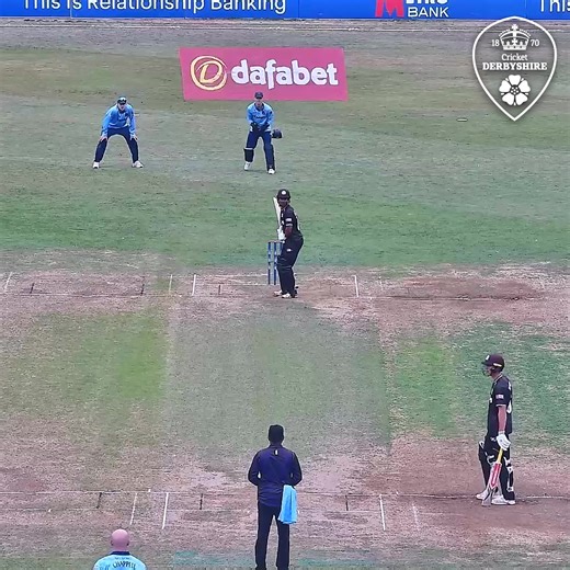 Chappell's excellent opening spell of 7-0-32-2 comes to an end, his latest wicket trapping Gorantla LBW. Watch LIVE ➡️ derbyshirec.cc/3UH5W2S | Derbyshire County Cricket Club