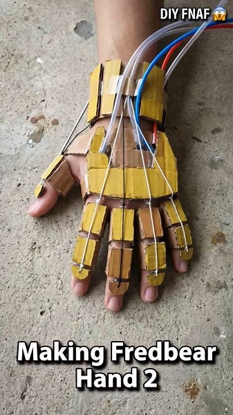 Making Fredbear Hand in Real Life 😱 DIY FNAF Animatronic...