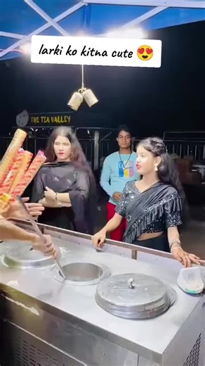 Cute Girl Reactions to Turkish Ice Cream: Public Interview