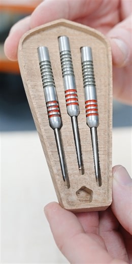 🎯 Pocket Dart Box Upgrade! FREE PROJECT David from our support team wasn’t entirely happy with his first attempt at a pocket dart box... So, with Todd’s help, they gave it a creative overhaul! 💪✨ Together, they broke down the design into simple vectors and easy toolpath strategies, proving that even complicated-looking projects can be simplified! 🙌 From customization ideas to tips on using pocket, profile, v-carving, and texture toolpaths – this project is packed with inspiration! 💡 Remember