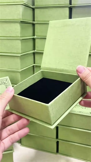 Precision in Packaging: Crafting Custom Flip-Top Jewelry Boxes #jewelrypackaging #rigidbox