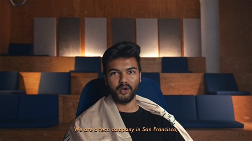 Brilliant demonstration of AI in physical product creation! From concept to finished luxury bedding with custom embroidery — Accio made it happen effortlessly for Wispr Flow. 100 premium units delivered. Future is now. 🔥