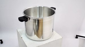 2Qt Aluminum Alloy Pressure Cooker with Expl-osion-proof, Instant Fast Cooking Pressure cooker with Secure locking System, Stove Top Pressure Cooker