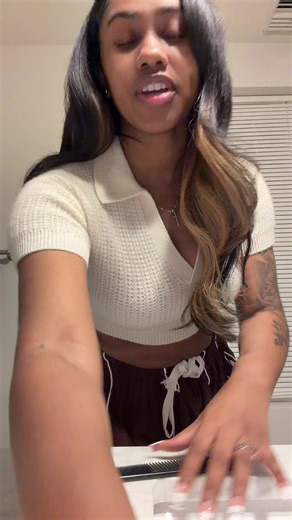 Mariah O’Armani (@m_kaay1)’s video of Curling Iron