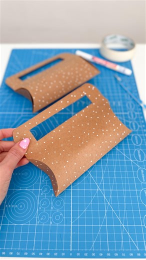 🛍️ Tutorial bolsa fácil. ❌ No te vayas sin guardarlo. #tutorial #empaques #hack #emprendedora #papelariapersonalizada | La Reina del Tutorial