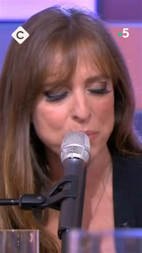 257K views · 5.8K reactions |  Lynda Lemay interprète "Le plus fort c'est mon père" en live sur la scène de C à Vous  | C à vous | Facebook