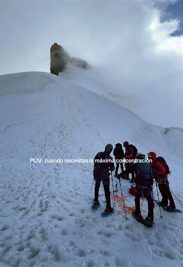 📍Pico Argentino Cerro Tronador | Bariloche 🇦🇷 POV: Cuando necesitas la máxima concentración 👉 Última sección, la mas expuesta e inclinada…de la ruta para llegar a la Cumbre del Pico Argentino. ✅ Estás listo para este DESAFÍO…? 👉 Súmate a nuestras Experiencias Temporada 2026/27 | PREVENTA ✅ Expedición al Pico Argentino | Cerro Tronador ✅ Travesía 3 refugios | Tronador. ✅ Filo de La Motte Cruce Glaciar Alerce. ✅ Cruce Glaciar Alerce ( Solo Cruce ) ✅ Cruce Glaciar Alerce ( Non Stop ) Esto es, 