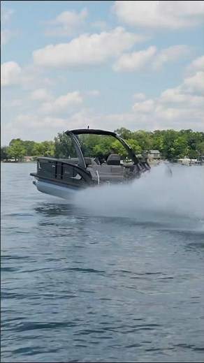 800 Horsepower Twin Pontoon Boat: Barletta Lusso L25UCAT"