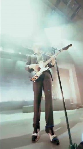 ‪@franz_ferdinand‬ / 'Do You Want To' live on their UK tour #livemusic #franzferdinand