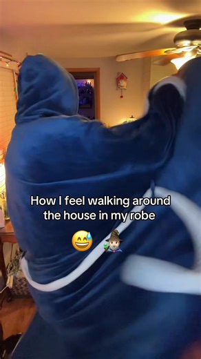 I mean, Professor Snape was always working that robe! #harrypotter #snape #hogwarts 🖤 ✨