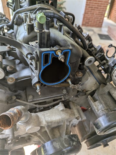 Intake manifold and throttle body