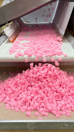 駄菓子の秘密：さくらんぼ餅の作り方