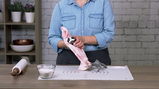 It's time to finally enjoy baking your favorite holiday cookies from start to finish. Our Rolling Cookie Cutter Set will have sheets of cookies flying in and out of your oven! Shop it with your consultant or learn more here: http://bit.ly/2Gd5mGF | Pampered Chef