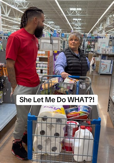 I offered to help and she did this 😂 | helping people videos